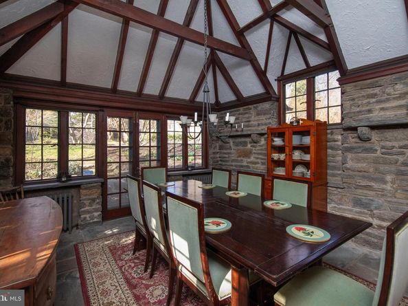 8401 Saint Martins Lane, Philadelphia PA 19118