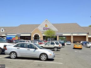 7592 Lakeside Village Drive, Falls Church VA 22042