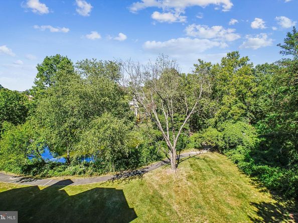 7592 Lakeside Village Drive, Falls Church VA 22042