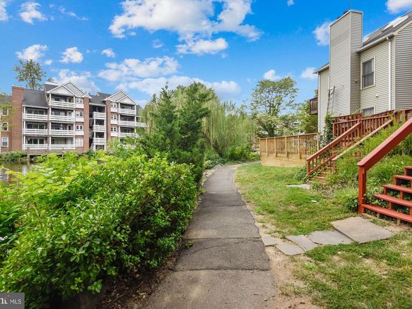 7592 Lakeside Village Drive, Falls Church VA 22042