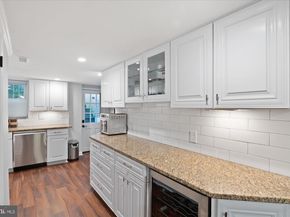 10 8TH Street SE, Washington DC 20003