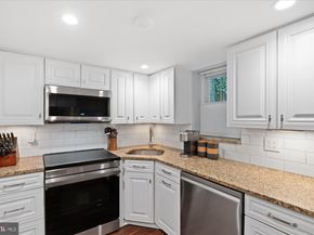 10 8TH Street SE, Washington DC 20003