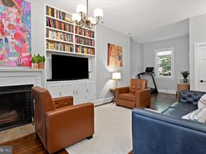 10 8TH Street SE, Washington DC 20003