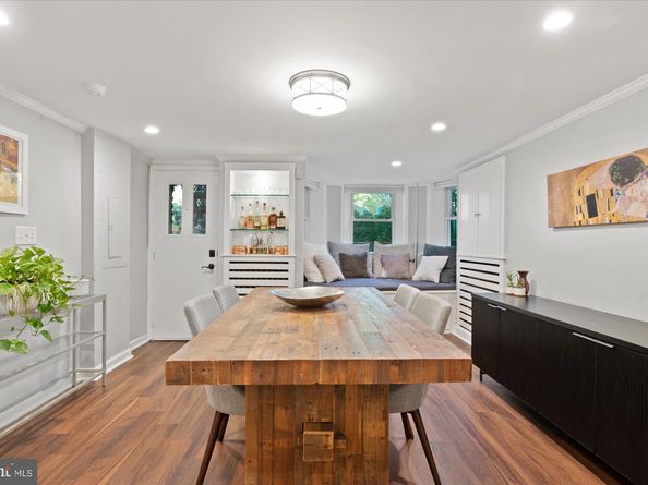 10 8TH Street SE, Washington DC 20003