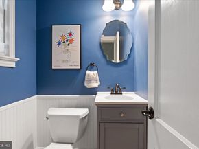 10 8TH Street SE, Washington DC 20003