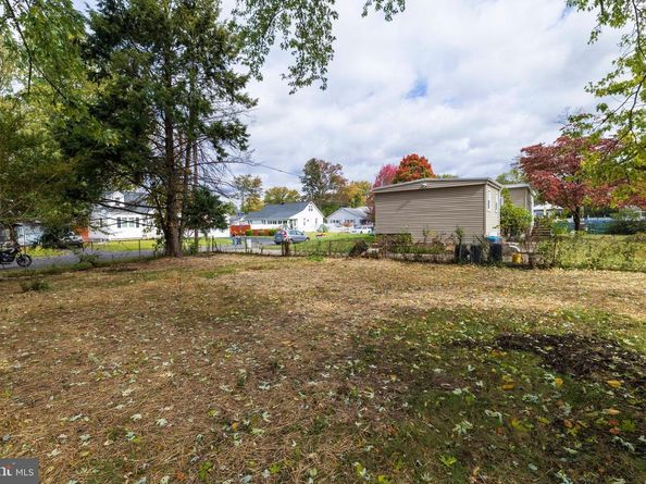 1236 S Pennsylvania Avenue, Morrisville PA 19067