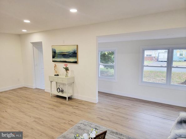 1236 S Pennsylvania Avenue, Morrisville PA 19067