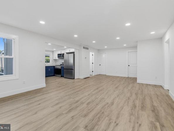 1236 S Pennsylvania Avenue, Morrisville PA 19067