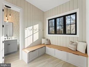 406 Dove Circle SW, Vienna VA 22180