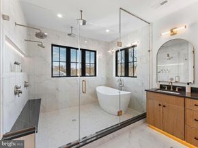 406 Dove Circle SW, Vienna VA 22180