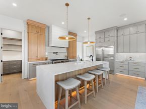 406 Dove Circle SW, Vienna VA 22180