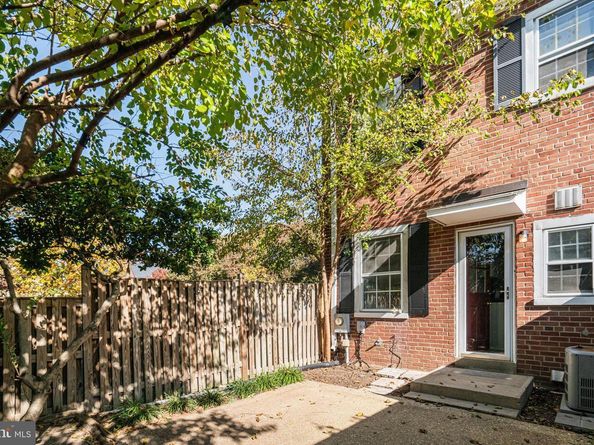 3622 S Taylor Street, Arlington VA 22206