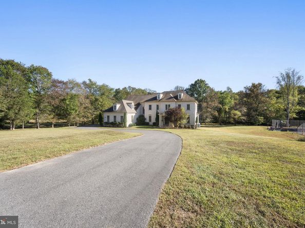11561 Stuart Mill Road, Oakton VA 22124
