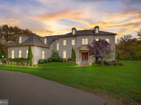 11561 Stuart Mill Road, Oakton VA 22124