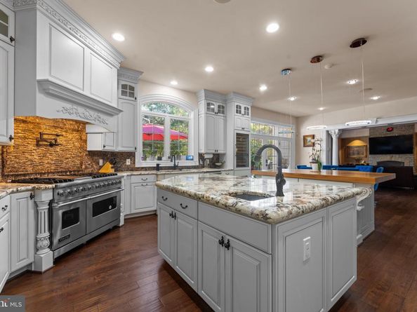 11561 Stuart Mill Road, Oakton VA 22124