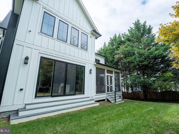 7000 Hector Road, Mclean VA 22101