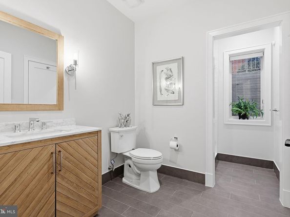 7000 Hector Road, Mclean VA 22101