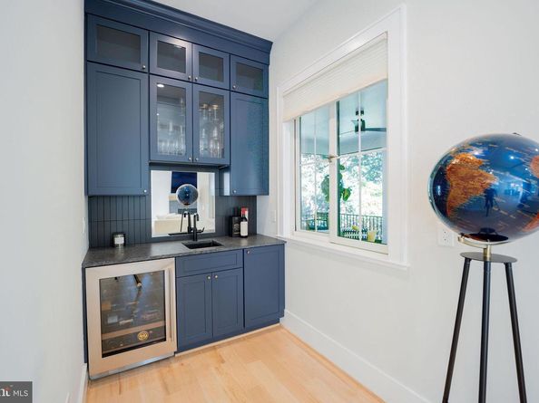 7000 Hector Road, Mclean VA 22101