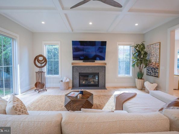 7000 Hector Road, Mclean VA 22101