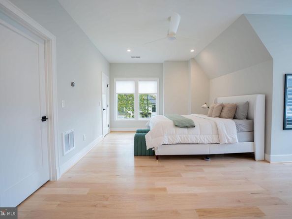 7000 Hector Road, Mclean VA 22101