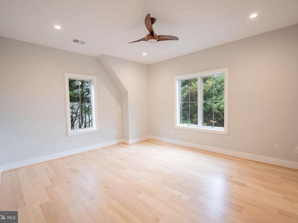 7000 Hector Road, Mclean VA 22101
