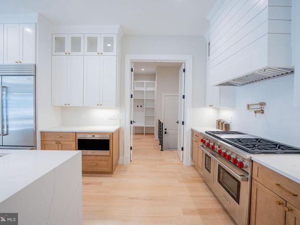 7000 Hector Road, Mclean VA 22101