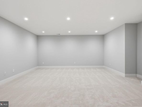 7000 Hector Road, Mclean VA 22101