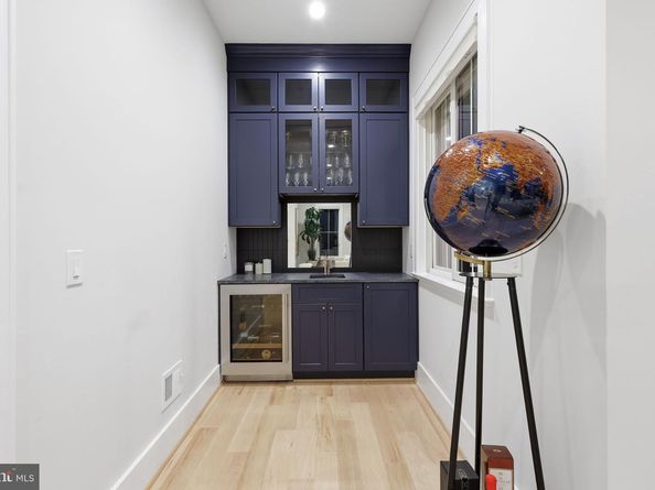 7000 Hector Road, Mclean VA 22101