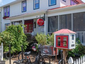 12 Ashby Street F, Alexandria VA 22305