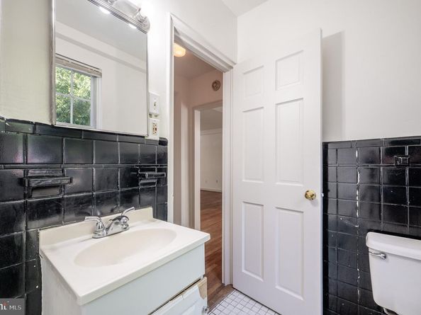 12 Ashby Street F, Alexandria VA 22305