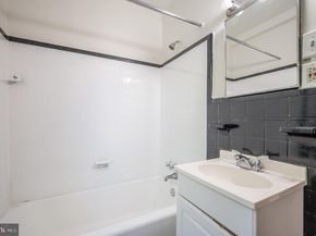 12 Ashby Street F, Alexandria VA 22305