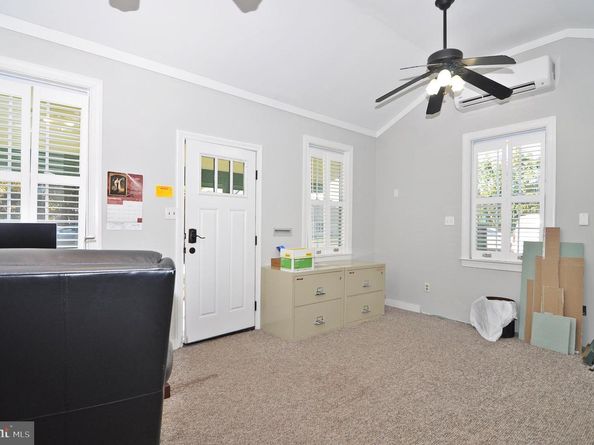 1233 23rd Street S, Arlington VA 22202