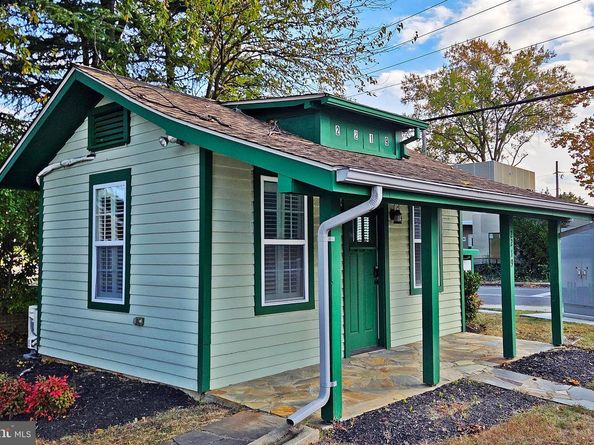 1233 23rd Street S, Arlington VA 22202