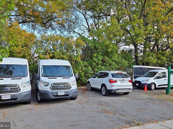 1233 23rd Street S, Arlington VA 22202