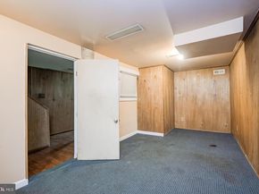 3215 Parkwood Terrace, Falls Church VA 22042