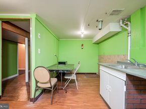 3215 Parkwood Terrace, Falls Church VA 22042