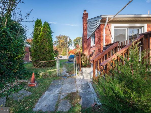 3215 Parkwood Terrace, Falls Church VA 22042