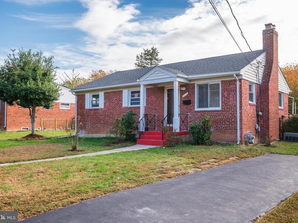 3215 Parkwood Terrace, Falls Church VA 22042