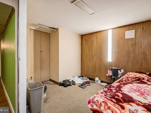 3215 Parkwood Terrace, Falls Church VA 22042