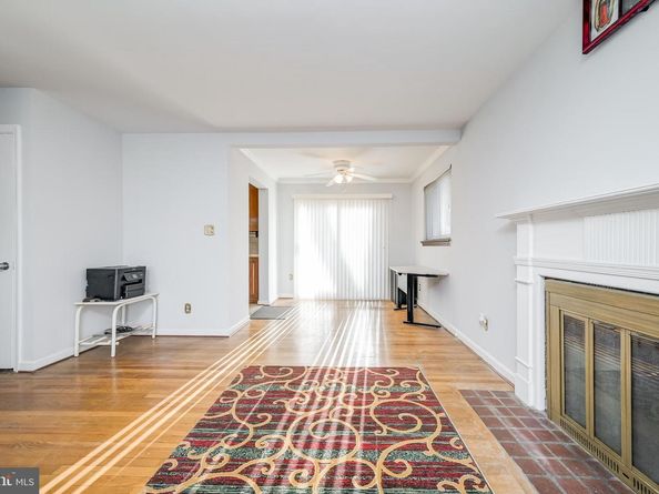 3215 Parkwood Terrace, Falls Church VA 22042