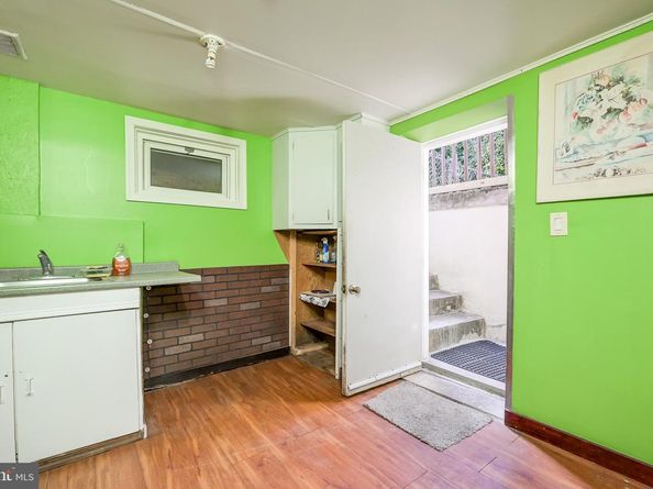 3215 Parkwood Terrace, Falls Church VA 22042