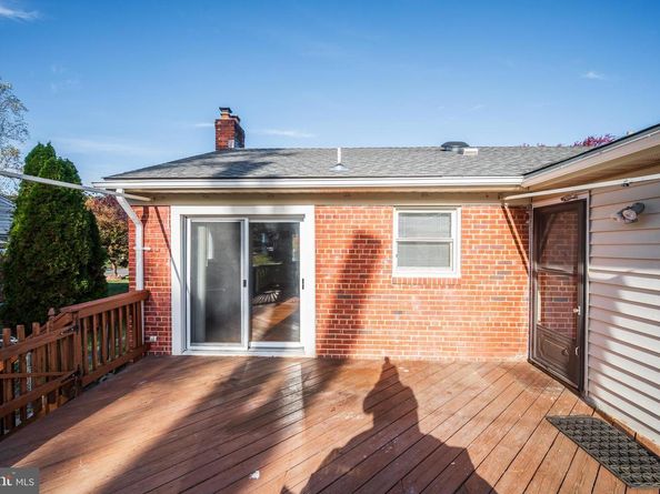 3215 Parkwood Terrace, Falls Church VA 22042