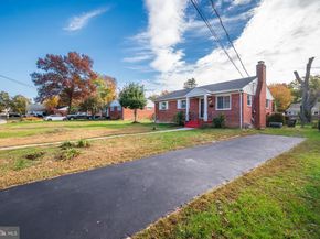 3215 Parkwood Terrace, Falls Church VA 22042