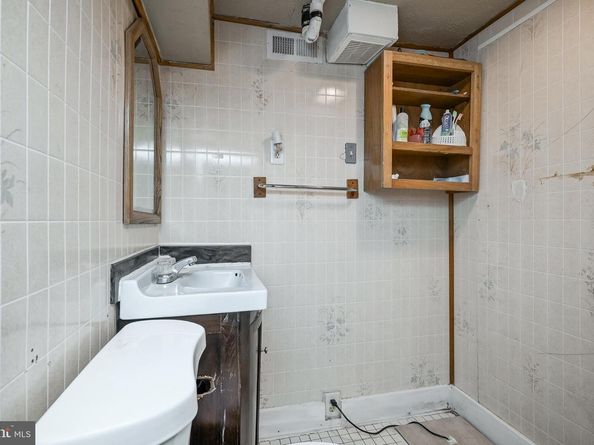 3215 Parkwood Terrace, Falls Church VA 22042