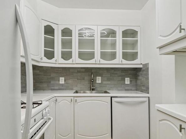 10300 Westlake Drive S304, Bethesda MD 20817