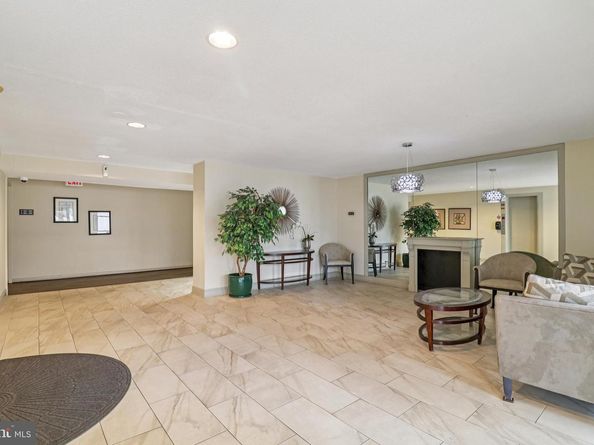 10300 Westlake Drive S304, Bethesda MD 20817