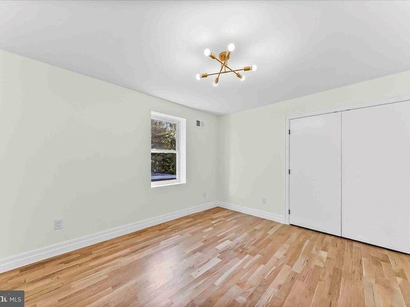 1090 Eddystone Avenue, Crum Lynne PA 19022