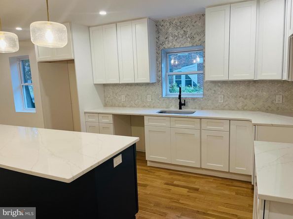 1090 Eddystone Avenue, Crum Lynne PA 19022