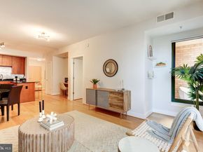 910 M Street NW 508, Washington DC 20001