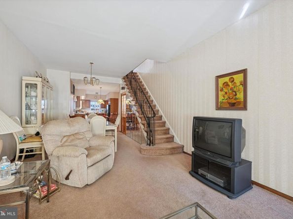 2020 S 9TH Street, Philadelphia PA 19148